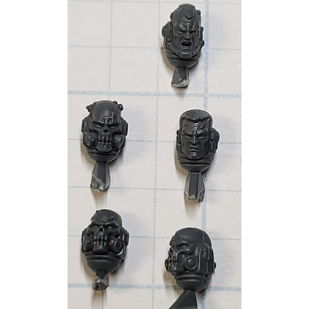 Warhammer 40k Space Marine Bits Primaris Reiver Bare Skull Heads w Sgt x7 Set - Picture 6 of 8